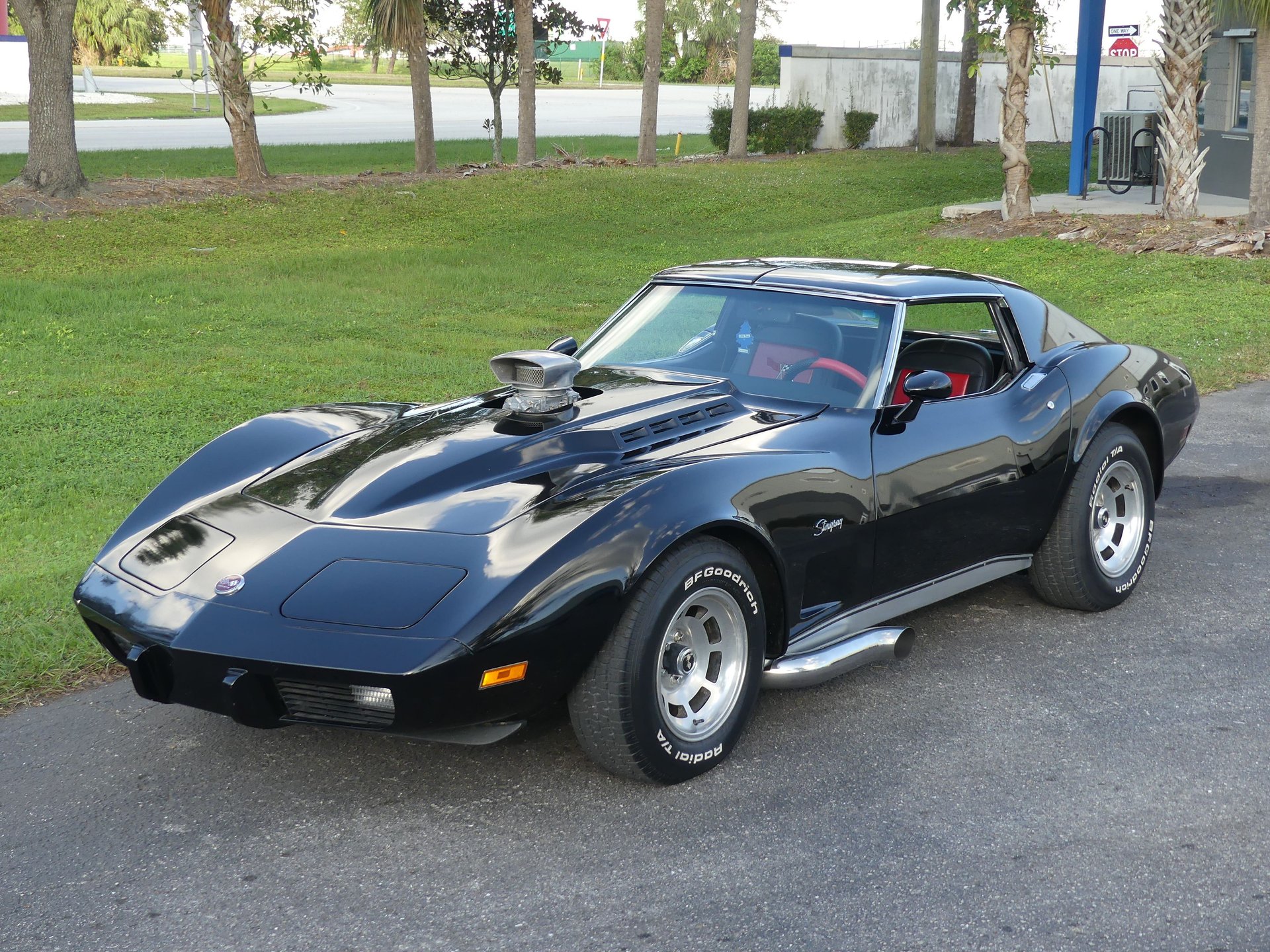 1975-chevrolet-corvette-36eeu9sb