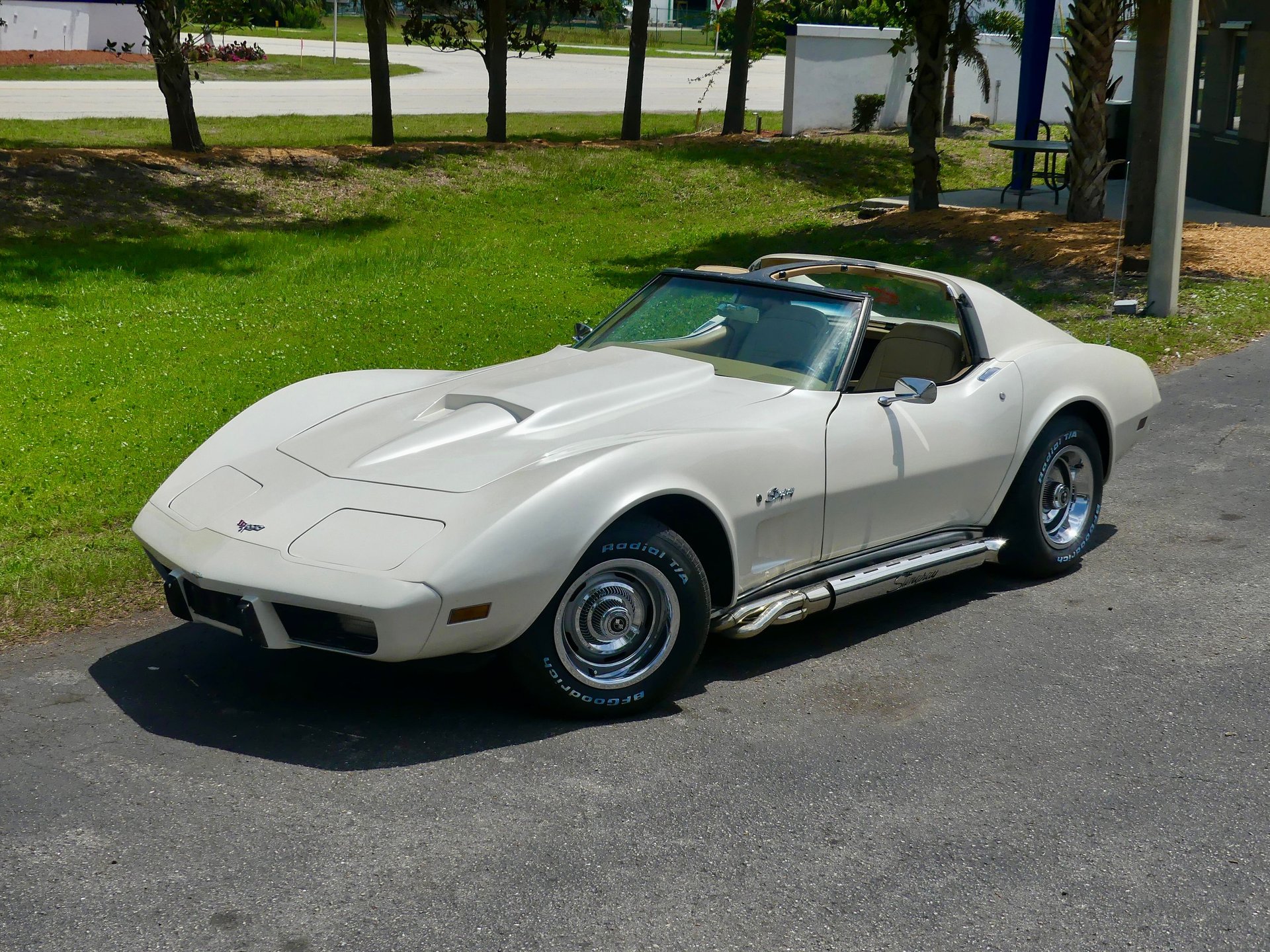 1977-chevrolet-corvette-9ozrwtwu